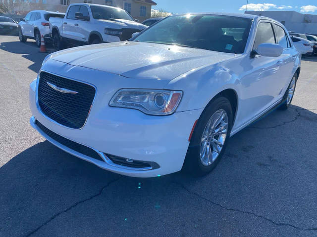 2018 Chrysler 300 Touring RWD photo