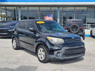 2017 Kia Soul Base FWD photo