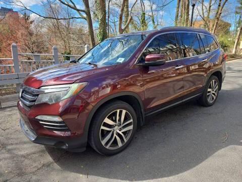 2017 Honda Pilot Touring AWD photo