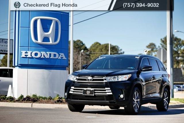 2017 Toyota Highlander XLE AWD photo