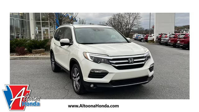 2017 Honda Pilot Touring AWD photo