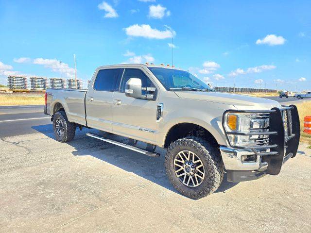 2017 Ford F-350 Super Duty Lariat 4WD photo