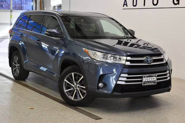 2017 Toyota Highlander Hybrid XLE AWD photo