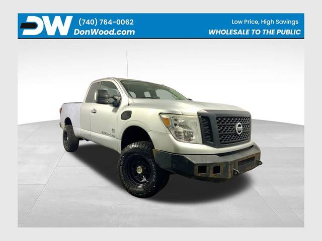 2017 Nissan Titan XD SV 4WD photo