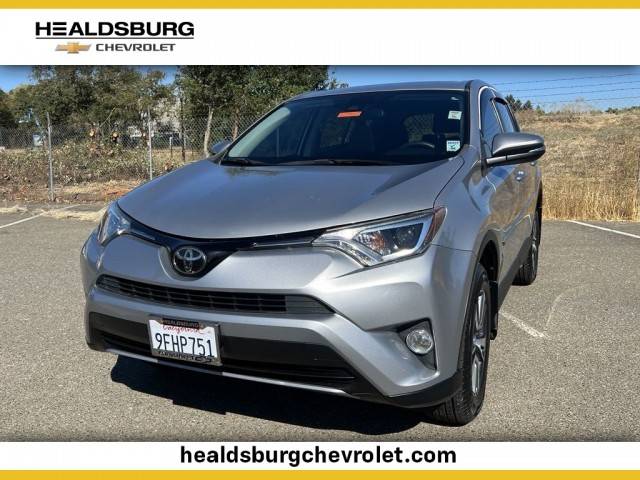 2017 Toyota RAV4 XLE FWD photo