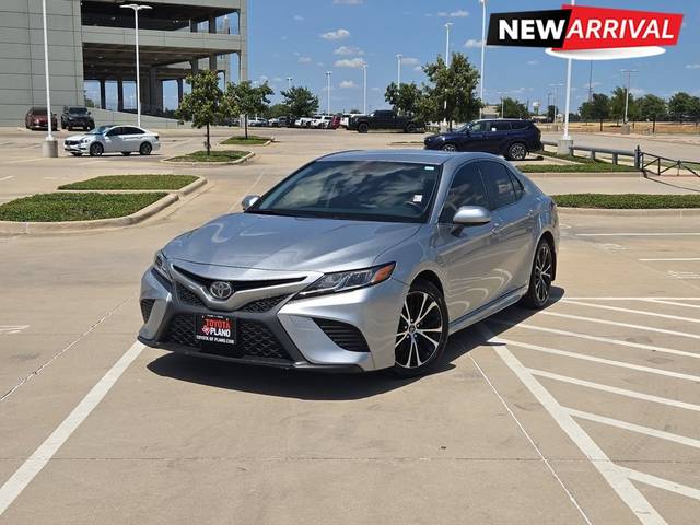 2018 Toyota Camry SE FWD photo
