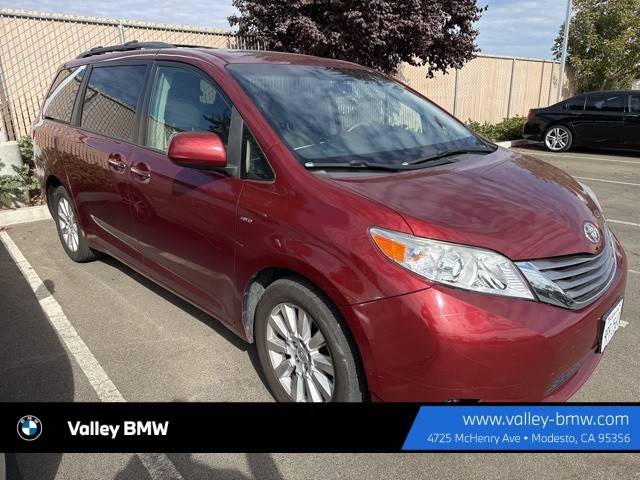 2017 Toyota Sienna XLE AWD photo