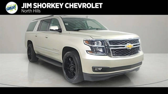 2017 Chevrolet Suburban LT 4WD photo