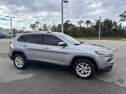 2018 Jeep Cherokee Latitude Plus FWD photo