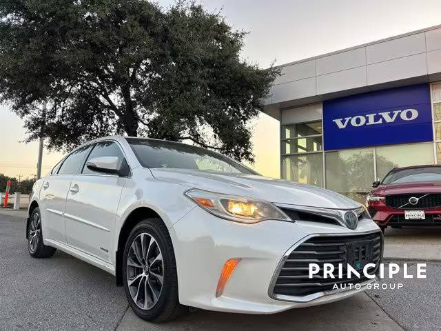 2018 Toyota Avalon Hybrid XLE Premium FWD photo