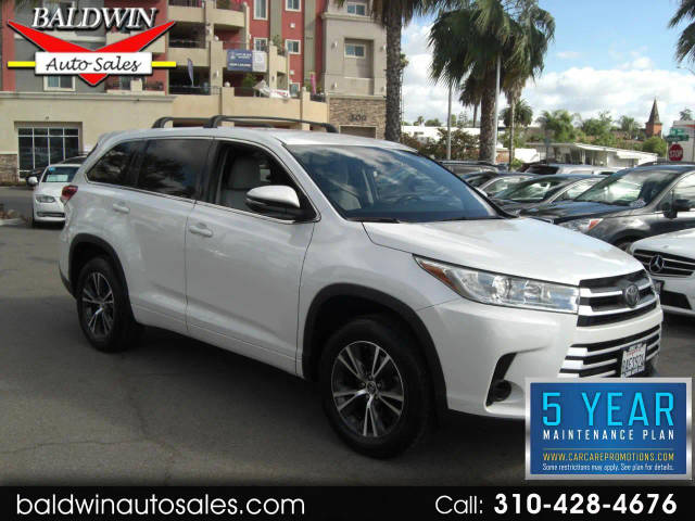 2017 Toyota Highlander LE FWD photo
