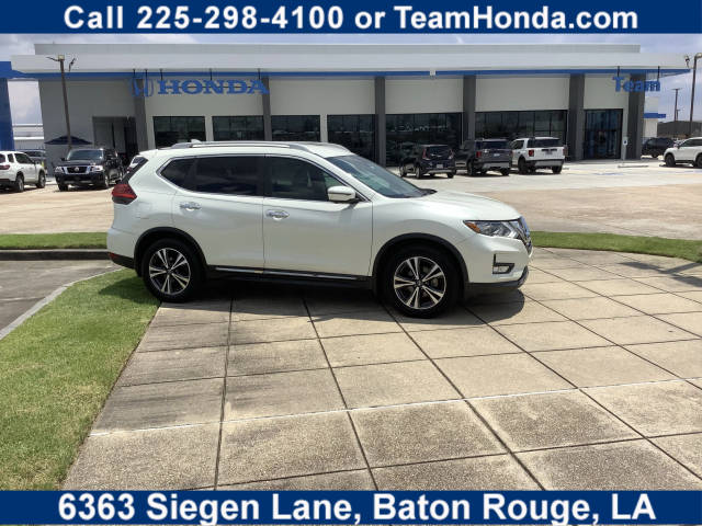 2017 Nissan Rogue SL FWD photo