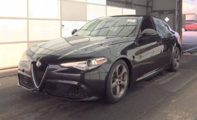 2017 Alfa Romeo Giulia  RWD photo
