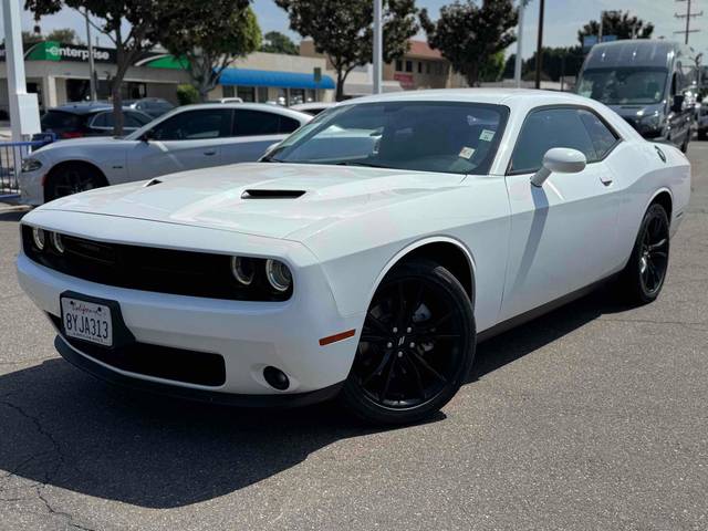 2018 Dodge Challenger SXT Plus RWD photo