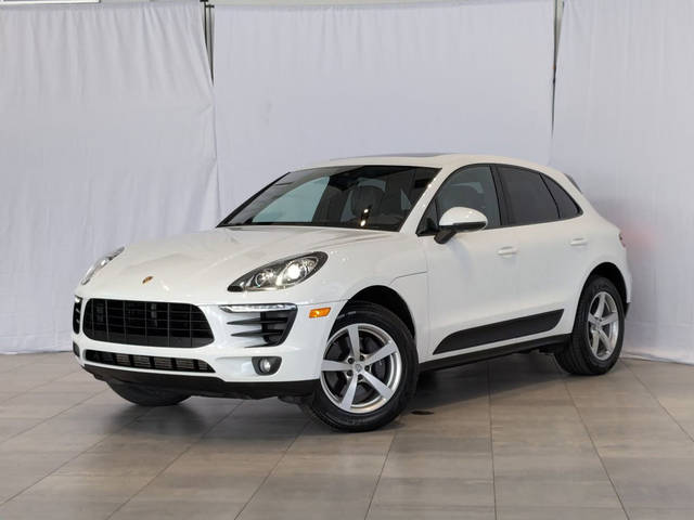 2018 Porsche Macan  AWD photo