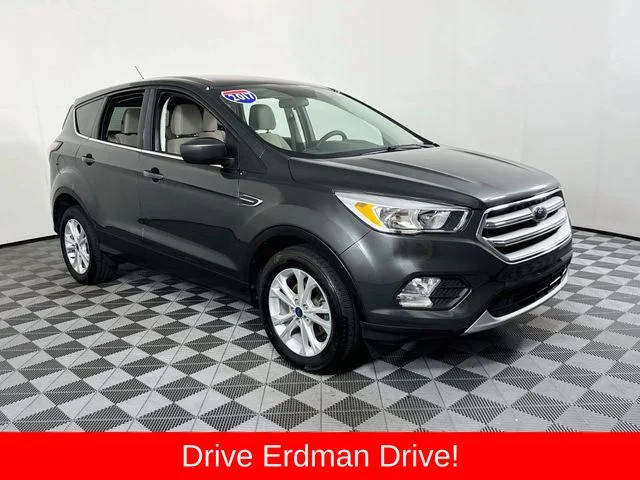 2017 Ford Escape SE FWD photo