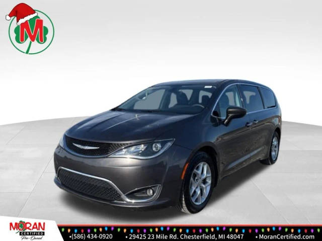 2017 Chrysler Pacifica Minivan Touring Plus FWD photo