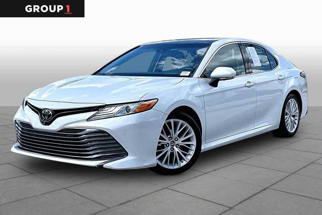 2018 Toyota Camry XLE FWD photo