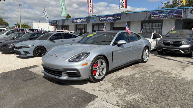 2018 Porsche Panamera 4 AWD photo
