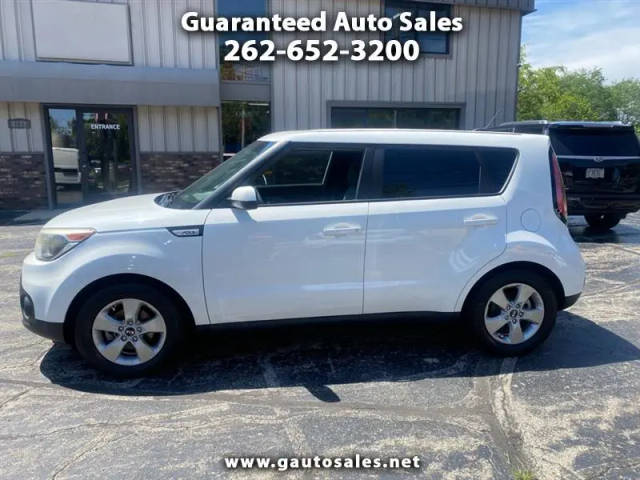 2017 Kia Soul Base FWD photo