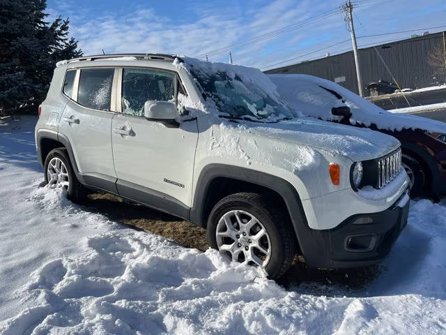 2017 Jeep Renegade Latitude 4WD photo