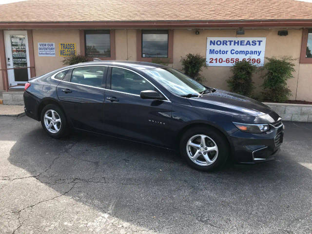 2018 Chevrolet Malibu LS FWD photo