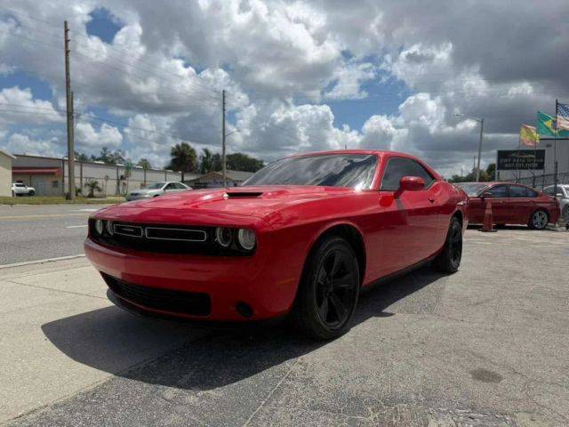 2018 Dodge Challenger SXT RWD photo