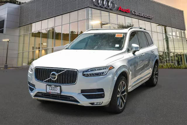 2018 Volvo XC90 Momentum AWD photo