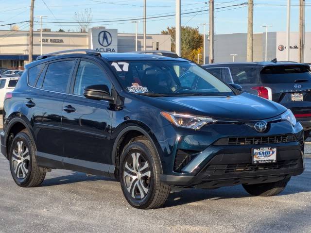 2017 Toyota RAV4 LE AWD photo