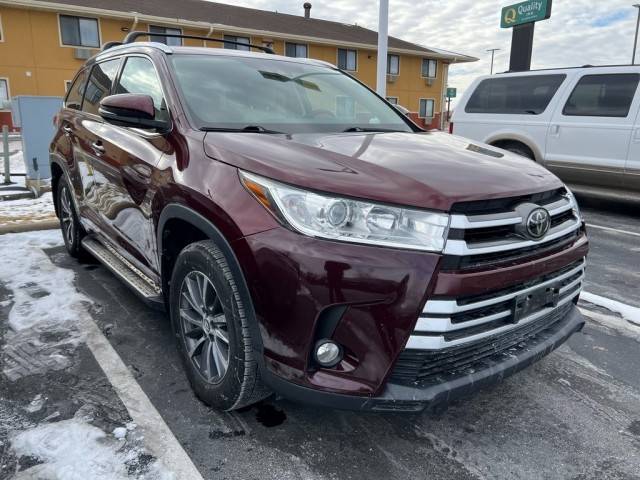 2017 Toyota Highlander XLE AWD photo