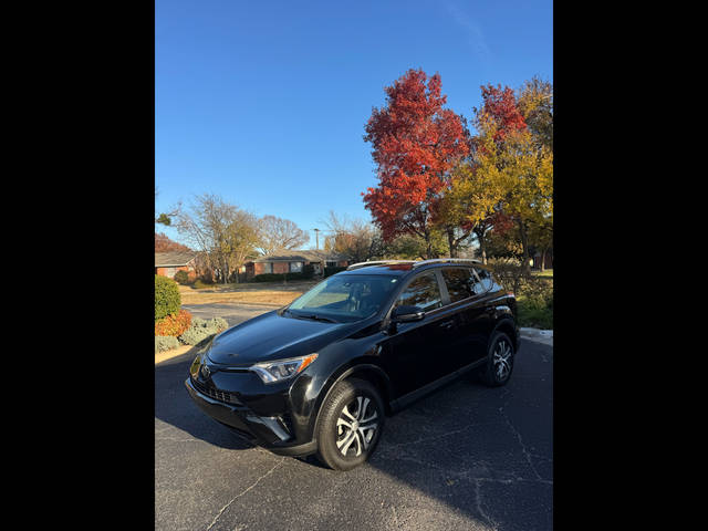 2017 Toyota RAV4 LE FWD photo