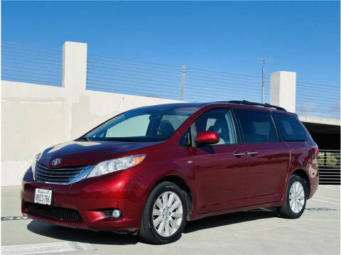 2017 Toyota Sienna XLE AWD photo