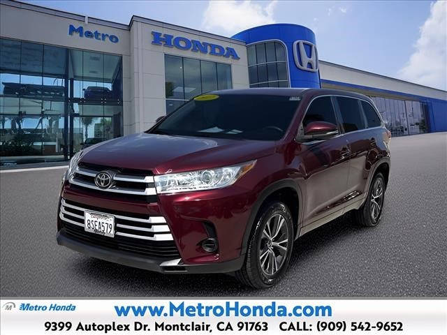 2017 Toyota Highlander LE FWD photo