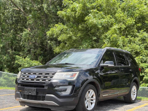 2017 Ford Explorer XLT FWD photo