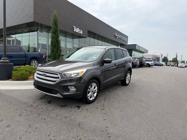 2017 Ford Escape SE FWD photo