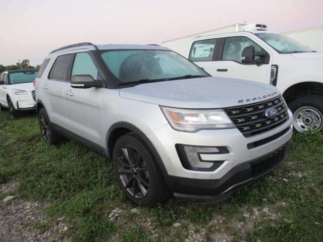 2017 Ford Explorer XLT 4WD photo