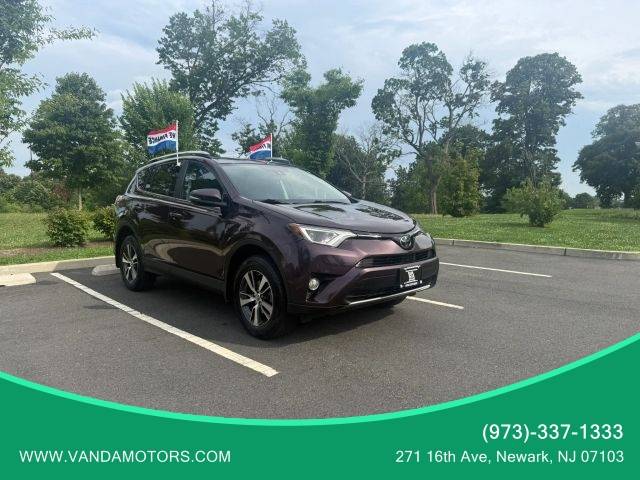 2017 Toyota RAV4 XLE AWD photo