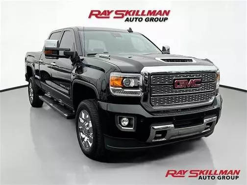 2018 GMC Sierra 2500HD Denali 4WD photo