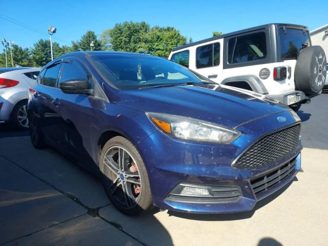 2017 Ford Focus ST FWD photo