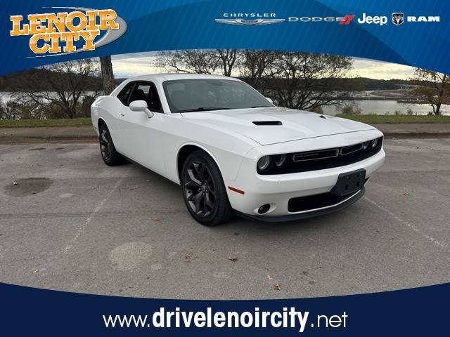 2018 Dodge Challenger SXT Plus RWD photo