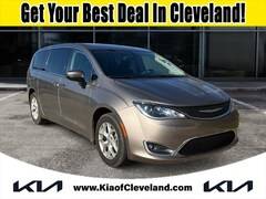 2017 Chrysler Pacifica Minivan Touring Plus FWD photo