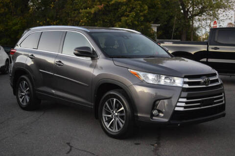2017 Toyota Highlander XLE AWD photo