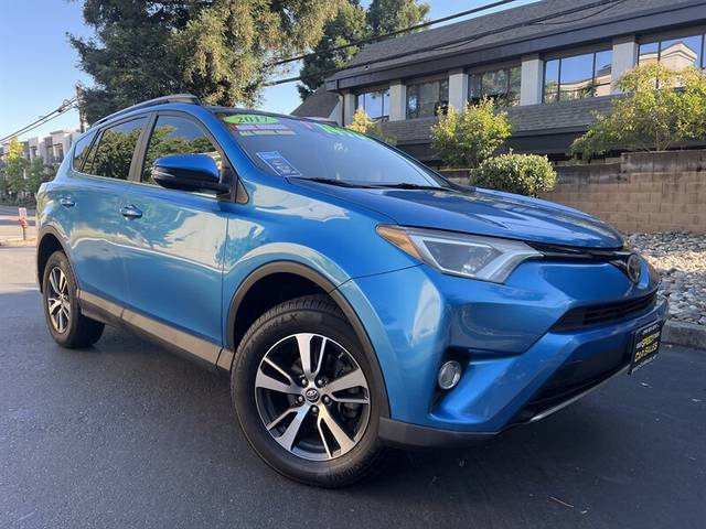 2017 Toyota RAV4 XLE AWD photo