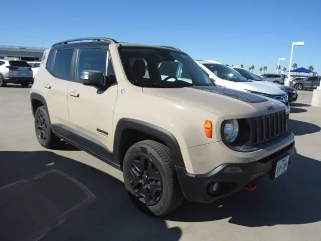 2017 Jeep Renegade Deserthawk 4WD photo