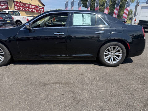 2017 Chrysler 300 300C RWD photo