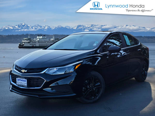 2017 Chevrolet Cruze LT FWD photo