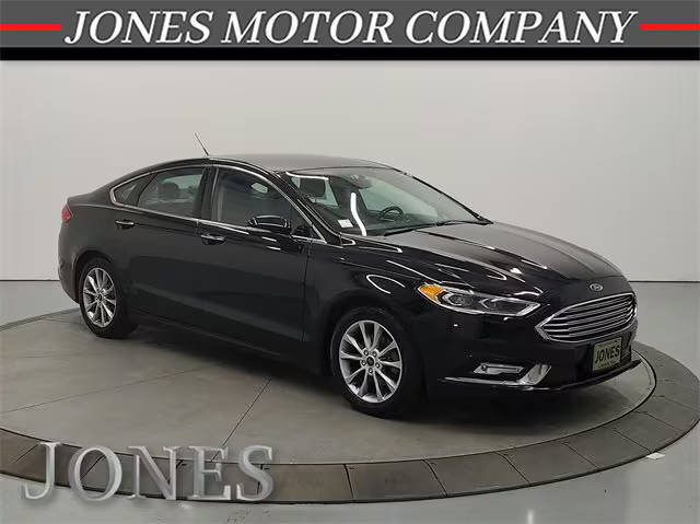 2017 Ford Fusion SE FWD photo