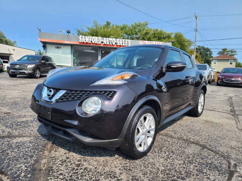 2016 Nissan Juke S FWD photo