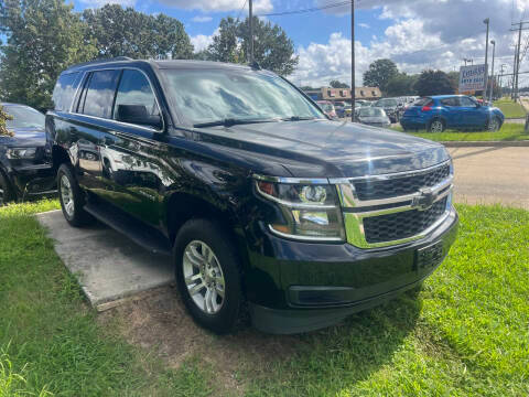 2017 Chevrolet Tahoe LT 4WD photo