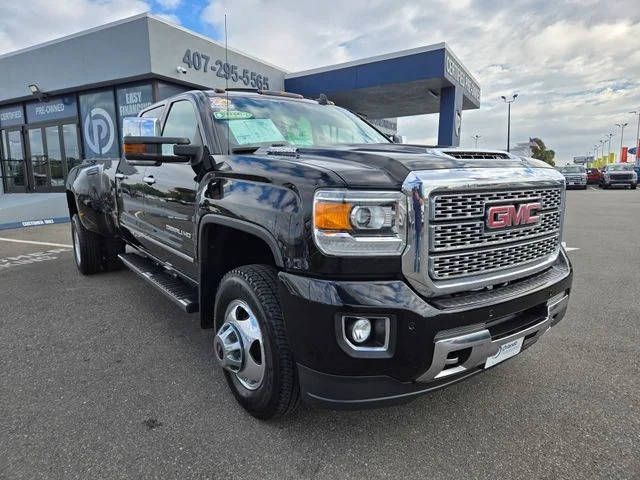 2018 GMC Sierra 3500HD Denali 4WD photo